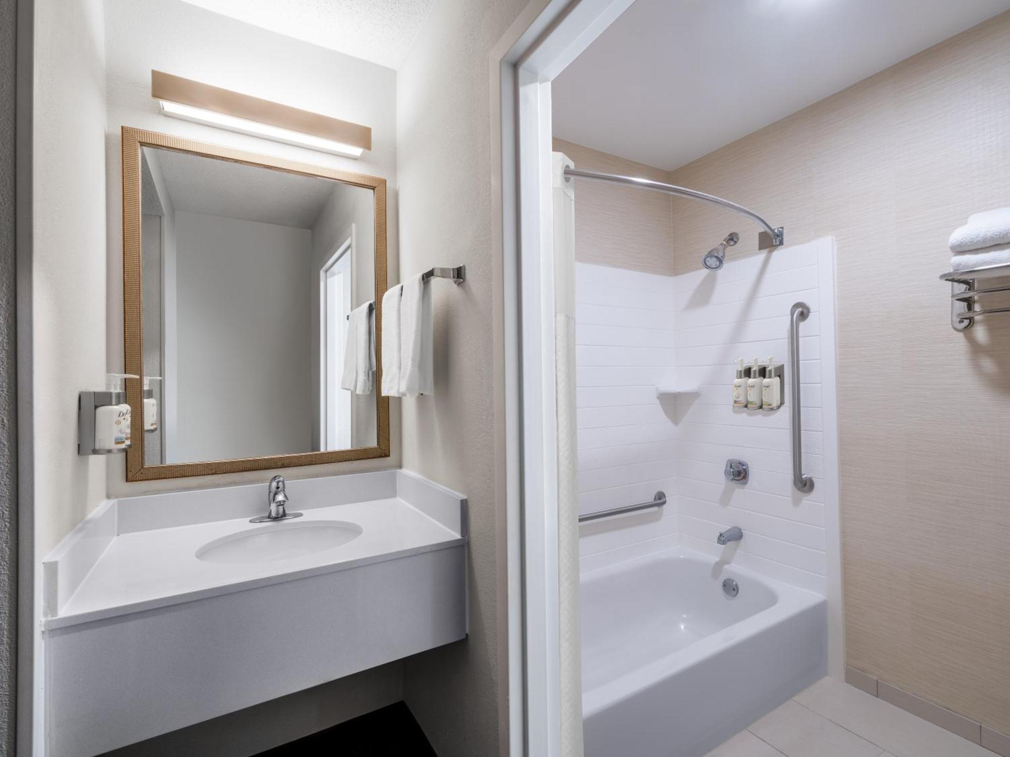 Garner Hotel Macon West By Ihg Zewnętrze zdjęcie
